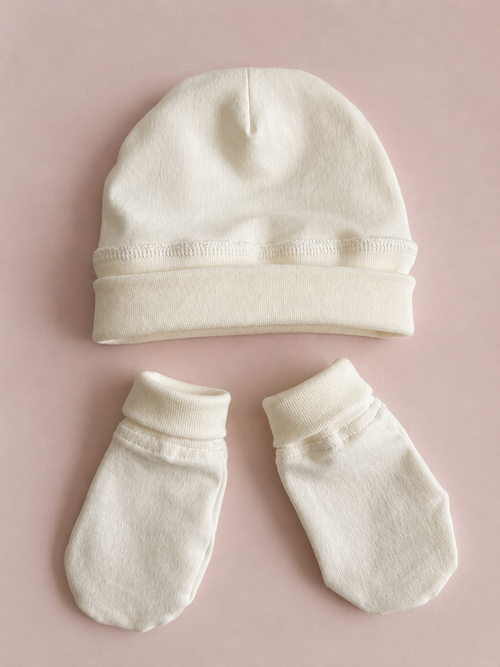 Babygiftset med mössa & vantar – Vit